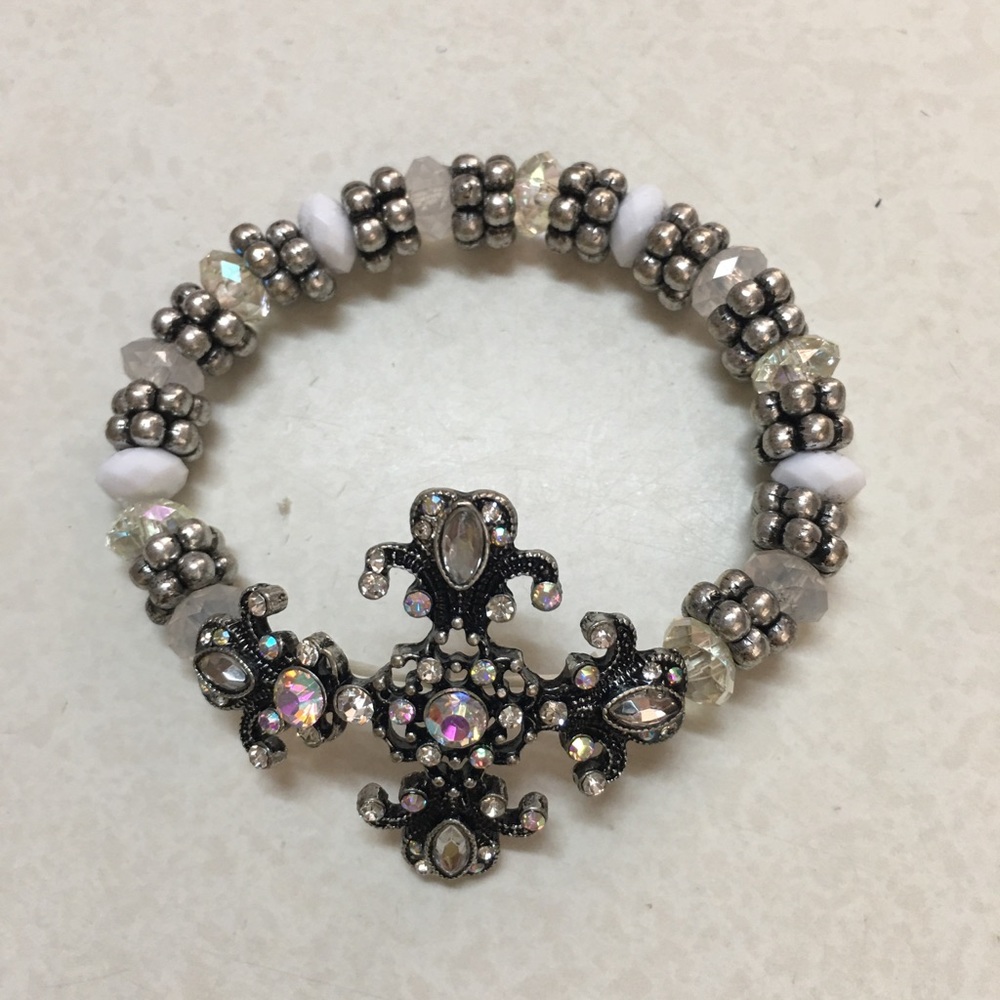 Silver/white/clear beaded bracelet